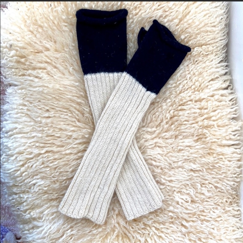 ISO- searching for, not selling: Peruvian baby alpaca fingerless gloves
